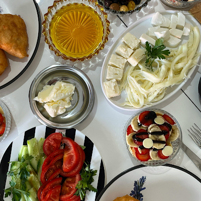 🇬🇷 Manger pour 10€ par jour en Grèce : mes meilleures astuces pour tester les vraies Tavernes locales